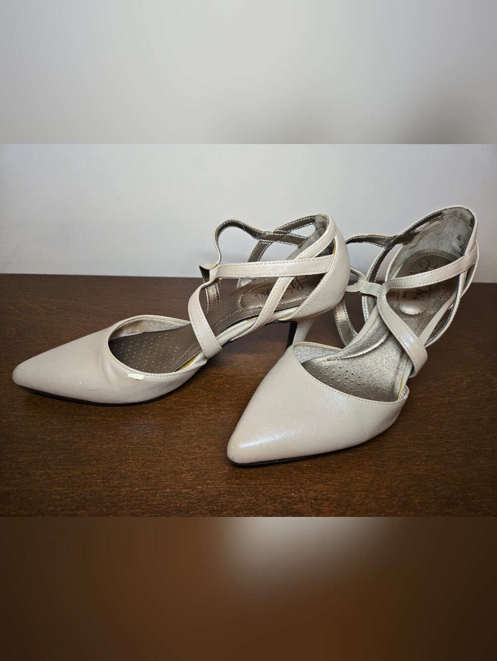 Lifestride nude Pointed Toe Strappy heels - Picture 3 of 8
